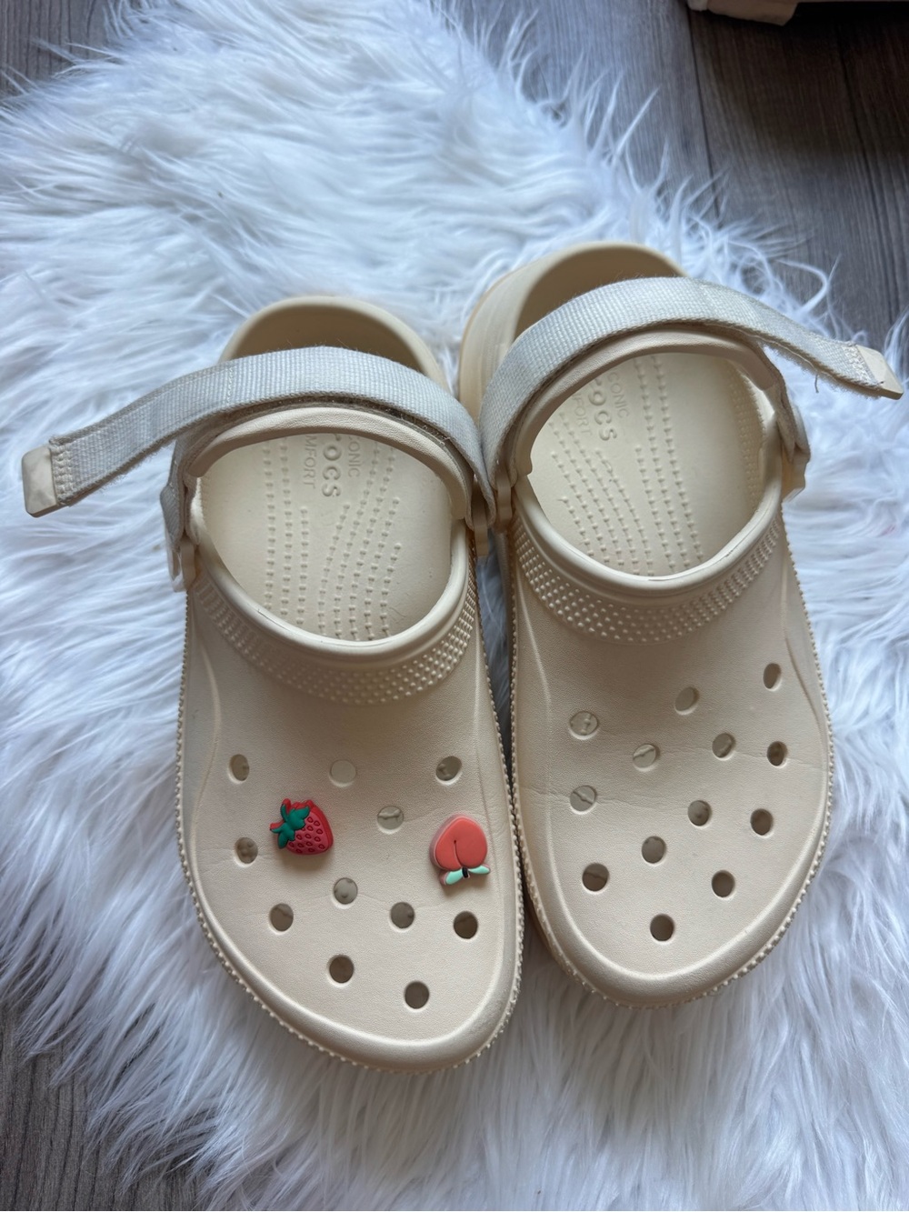 Crocs Hiker Xscape Clogs - Picture 2 of 5